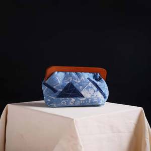 《染&middot;意》