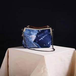 《染&middot;意》