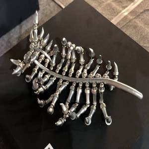 《编号25.30.33KG》